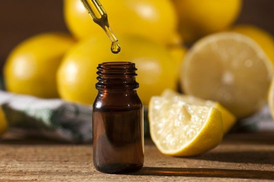 Read more about the article Başta mikrop öldürücü özelliği olan limon yağının diğer faydalarını duyunca şaşıracaksınız